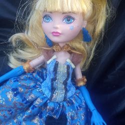 EVERAFTER HIGH THRONECOMING BLONDIE LOCKES DOLL