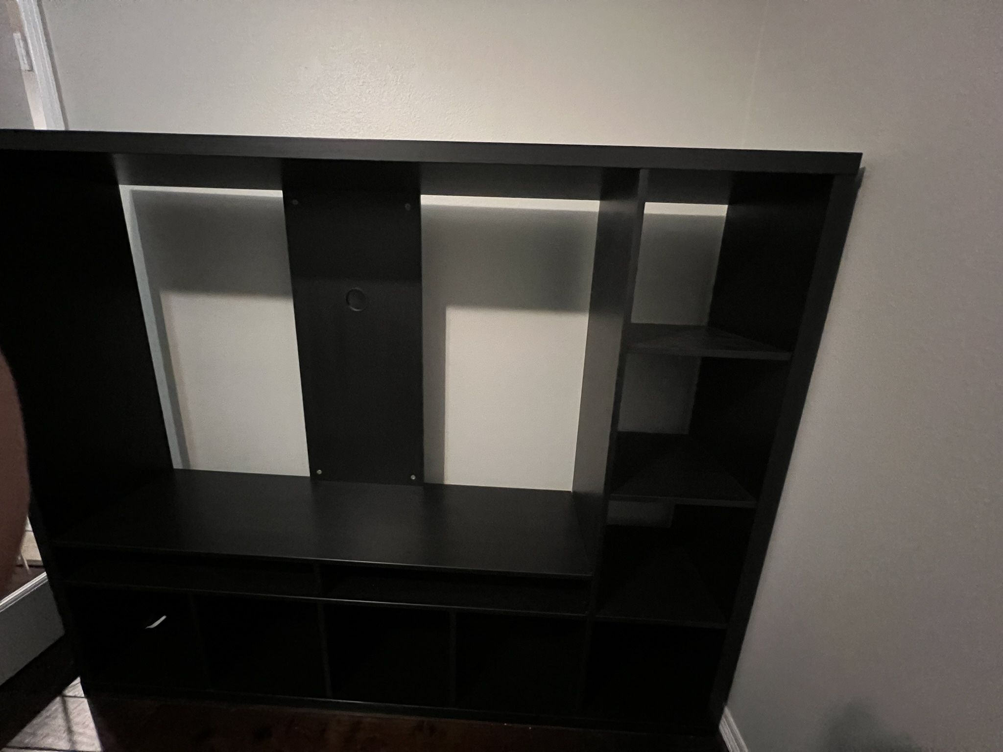 Tv Stand ( Ikea)72*57