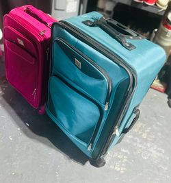 Set of two suitcases