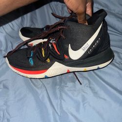 Kyrie 5 Friends