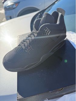 Black cat Jordan 4 size 11
