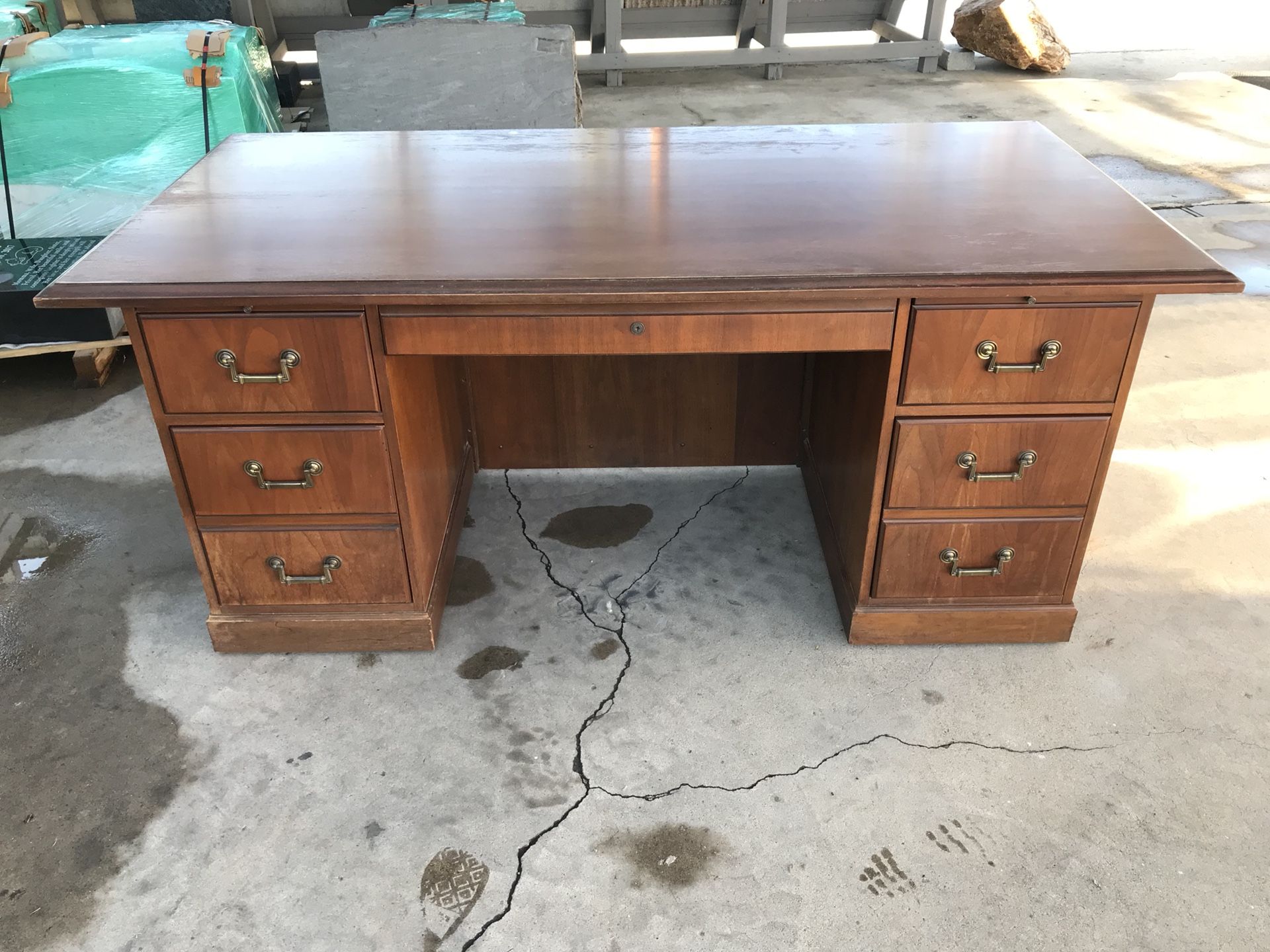 Vintage 2024 kimball desk