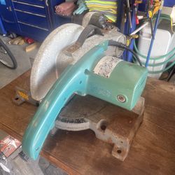 Chop Saw Makita 