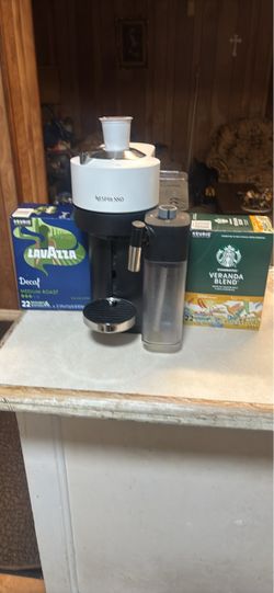 Nespresso Vertuo Lattissima Coffee and Espresso Maker by De'Longhi, White Matte white and glossy finish with one touch milk recipes and detachable dis