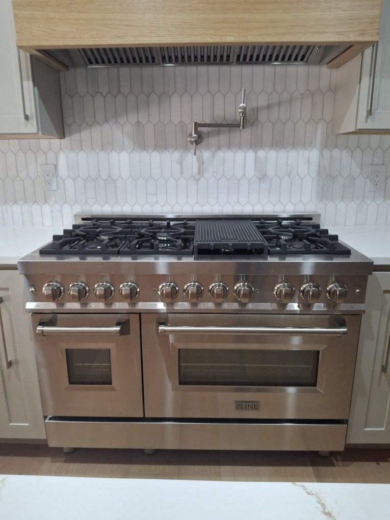 ZLINE 48-inch Legacy Dual Fuel Range in Stainless Steel. 
Here's some information about this product:
Model: ZLINE 48 in. 6.0 cu. ft. Legacy Dual Fuel