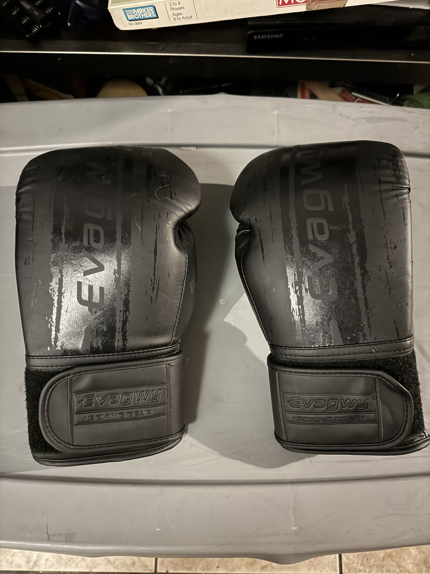 Boxing Globes 🥊 16oz