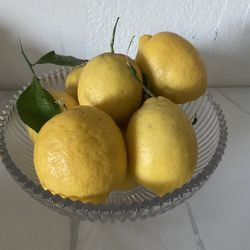 LEMONS 🍋 🍋 12 X $5.00