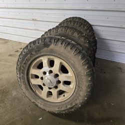 Rims & Tires | 275/70/18