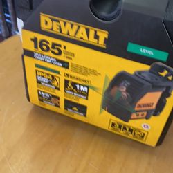 DEWALT Green Cross Line Laser Level 165’IP54DEBRIS WATER + 1/8”3mm at 30 feet 