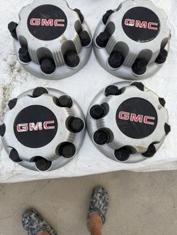 4 GMC 2500hd center cap