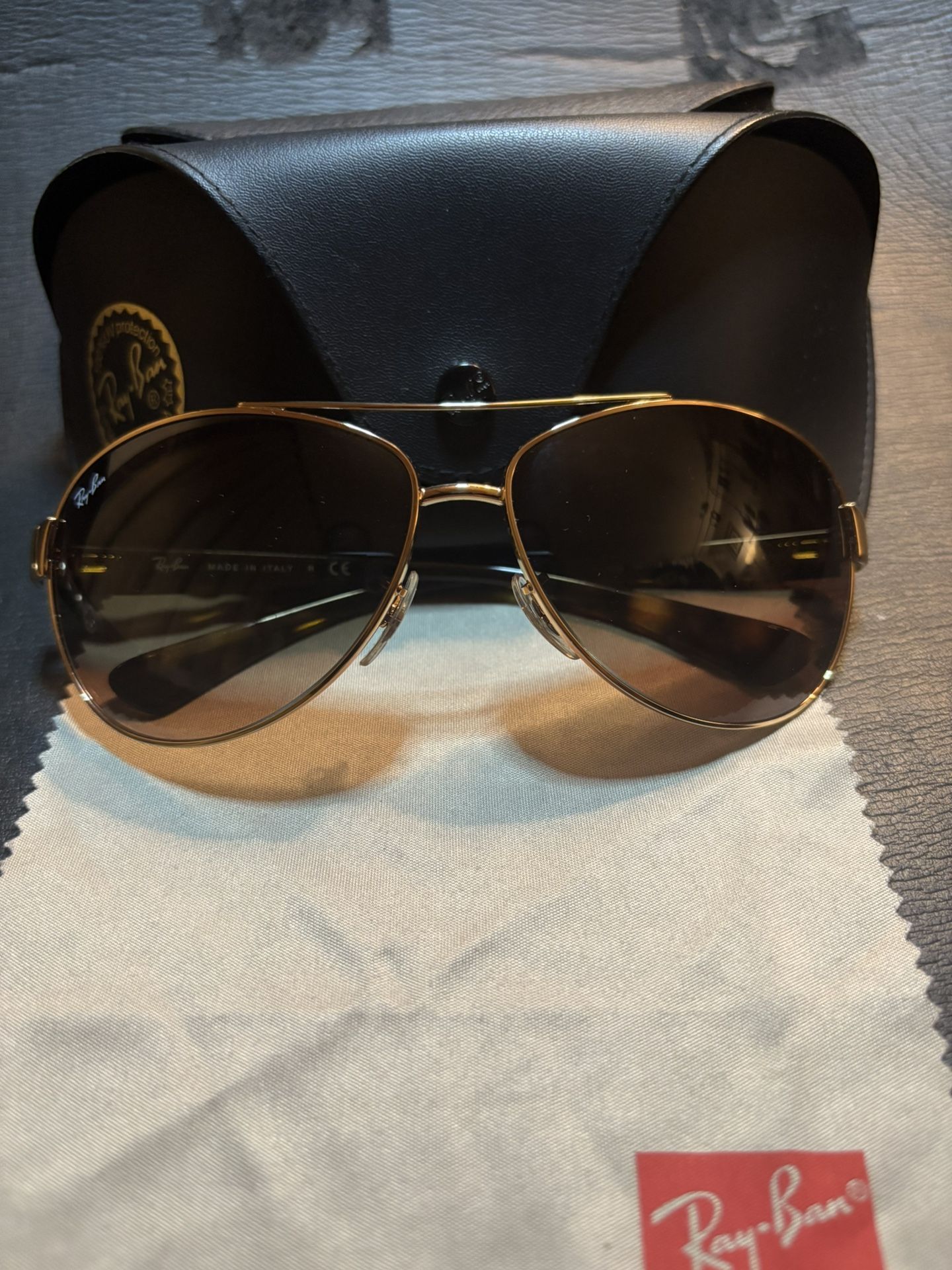 Ray Ban Aviator Sunglasses-$35