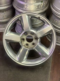 Chevy GMC Cadillac Escalade rim wheel 20 inch silver factory 6 lugs bolt pattern 5.50 Inch 139.70 mm only one rim