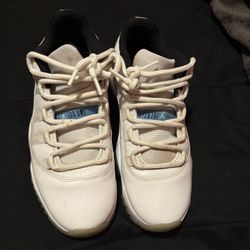 Jordan 11 low legend blue