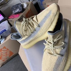Adidas Yeezy Boots 350 V2  ,different Colors And Sizes 