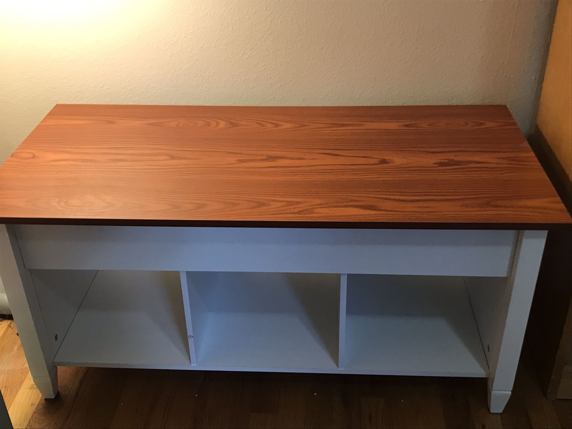 Table W/ Lift-Top