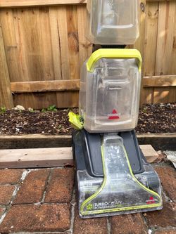 Carpet cleaner vacuum