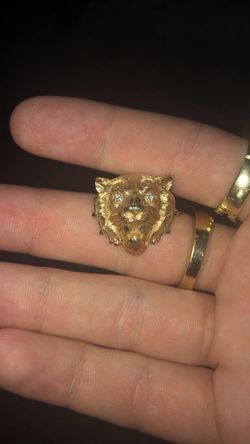 Lion head pendant