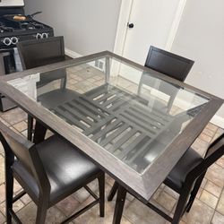Dinning Table And Chairs Set