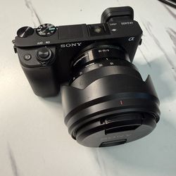 Sony A6400 + 10-18mm f4 OSS Lens Bundle- Excellent Condition