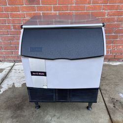 Ice-O-Matic ICEU300HA 30"W Half Cube Undercounter Ice Machine - 309 lbs/day, Air Cooled