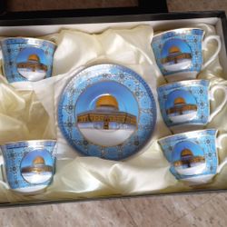 Vintage 1980 Jerusalem Tea Or Coffee Set Missing A Cup And 2 Saucers As Is $20  Pick Up At Country Club And Grant Please Check Out All Pictures 