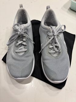 women’s nike gray/white size 8.5