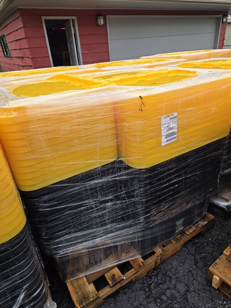 Durabilt 27 Gal. Black/Yellow Tote 4427BKYL.36 Durabilt 4427BKYL.36 0(contact info removed)3