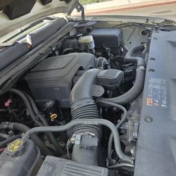 GMC Sierra ,color White 