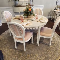 Beautiful Dining Set Table and Four Chairs (Read Description)