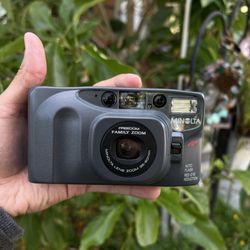 Minolta Freedom Family Zoom 35mm Point and Shoot Film Camera