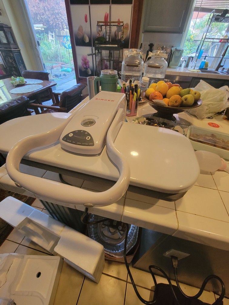 SINGER ESP2 Steam Press – Works Perfectly – With Box