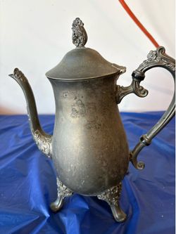 Antique teapot. Silver plated. Victorian.