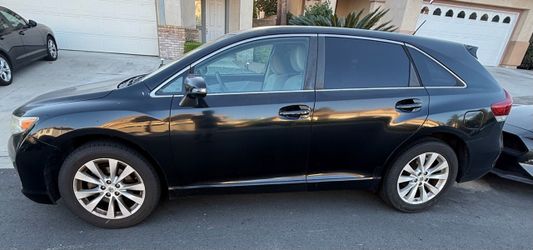 2013 Toyota Venza Black suv