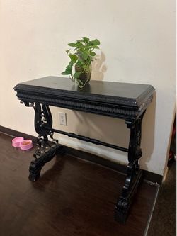 Entrance vintage table
