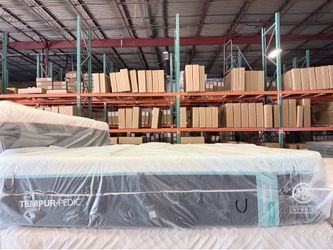 Queen mattress Tempurpedic ProBreeze medium hybrid