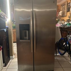 Kenmore Fridge‼️(READ DESCRIPTION!)