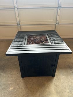 Outdoor fire pit