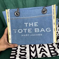  Marc Jacobs The Small Tote Bag 
