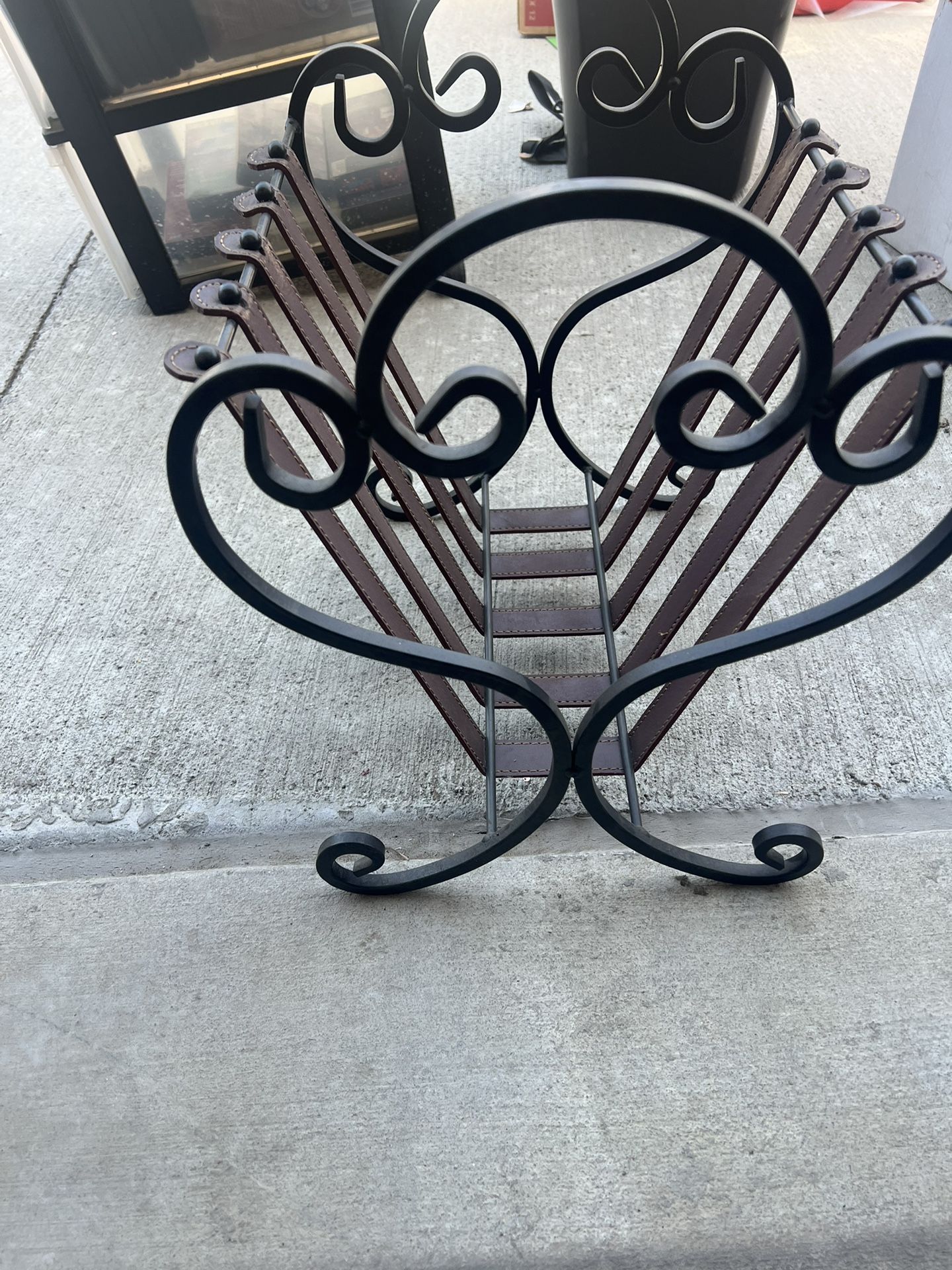 Magazine Rack/blanket Holder