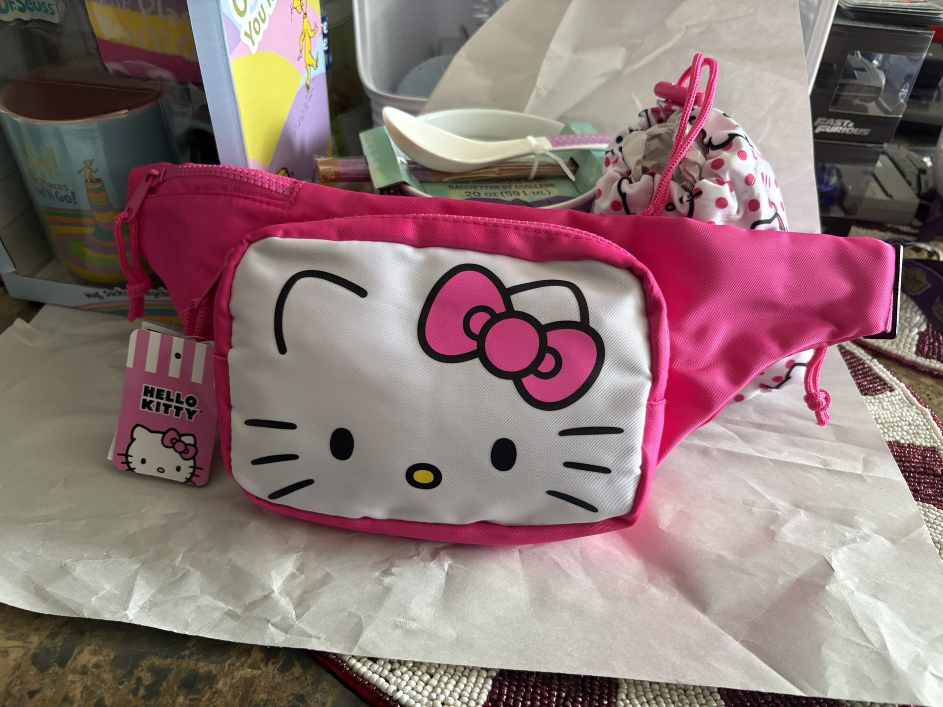 NEW HELLO KITTY AUTHENTIC PINK FANNY PACK WAIST BAG & BOTTLE HOLDER