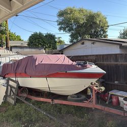 Four Winns 21 footer