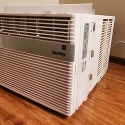 Danby Air Conditioner  (A/C) With Remote