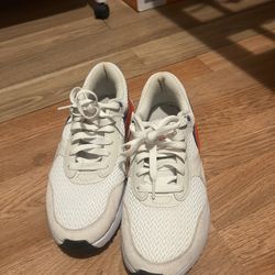 Women’s Nike Size 7 