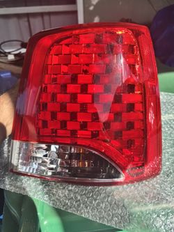 2011-2013 KIA Sorrento EX LX  Outer Tail Lights Right Passenger