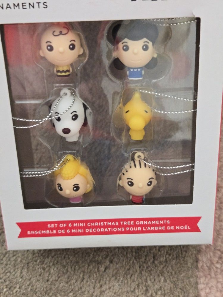 Peanuts Snoopy Mini Box Set Ornaments Hallmark 6 Pack