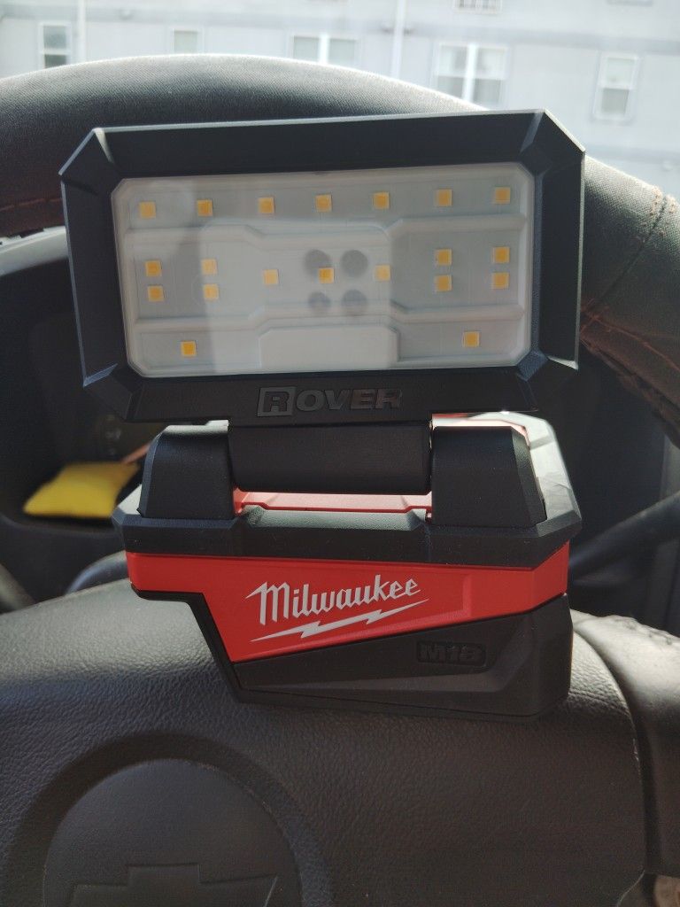 Milwaukee 20v Spot Work Light New