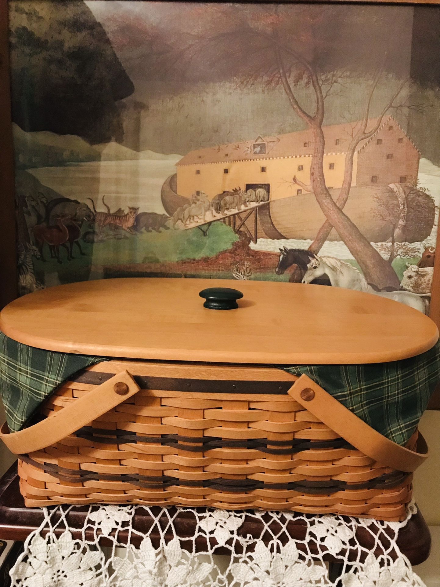 LONGABERGER GENEROSITY. BASKET