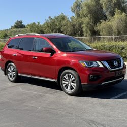 2020 Nissan Pathfinder SV - 7 Passenger 
