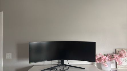Ultrawide Curved Monitor