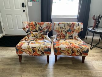 Pair of Tufted Accent Chairs – Floral Print